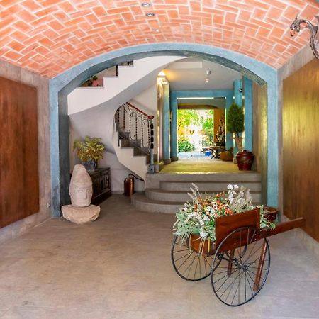 Apartaments Suites Sant Jordi Montbrio del Camp Exterior photo